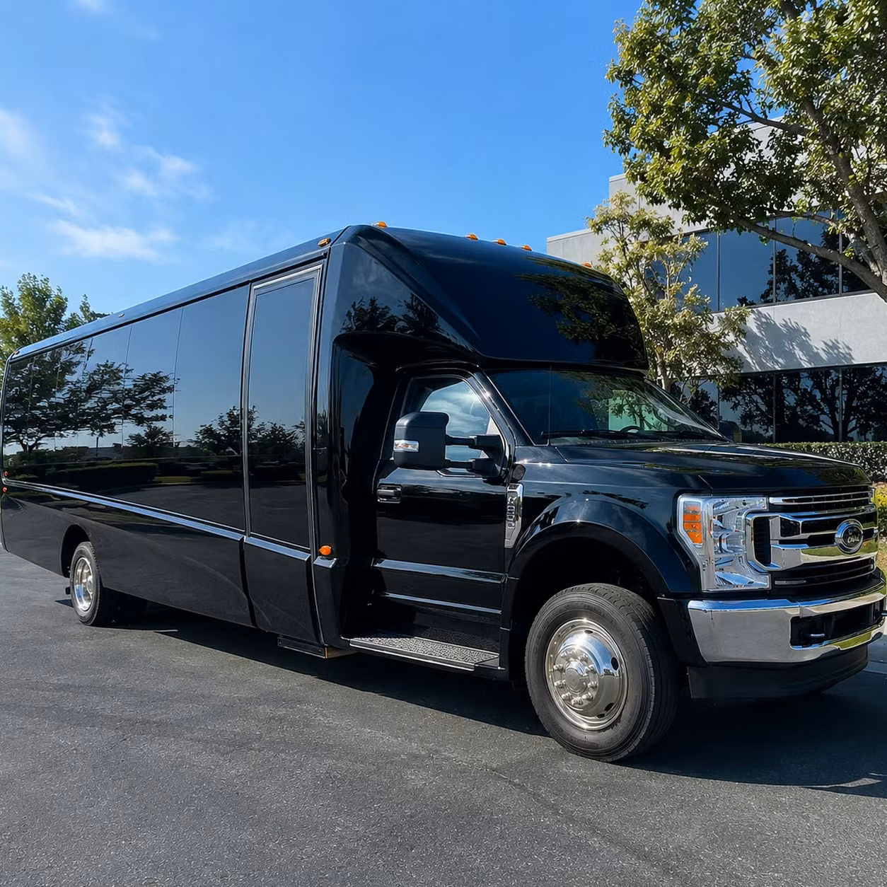 bellingham 15 passenger minibus rental