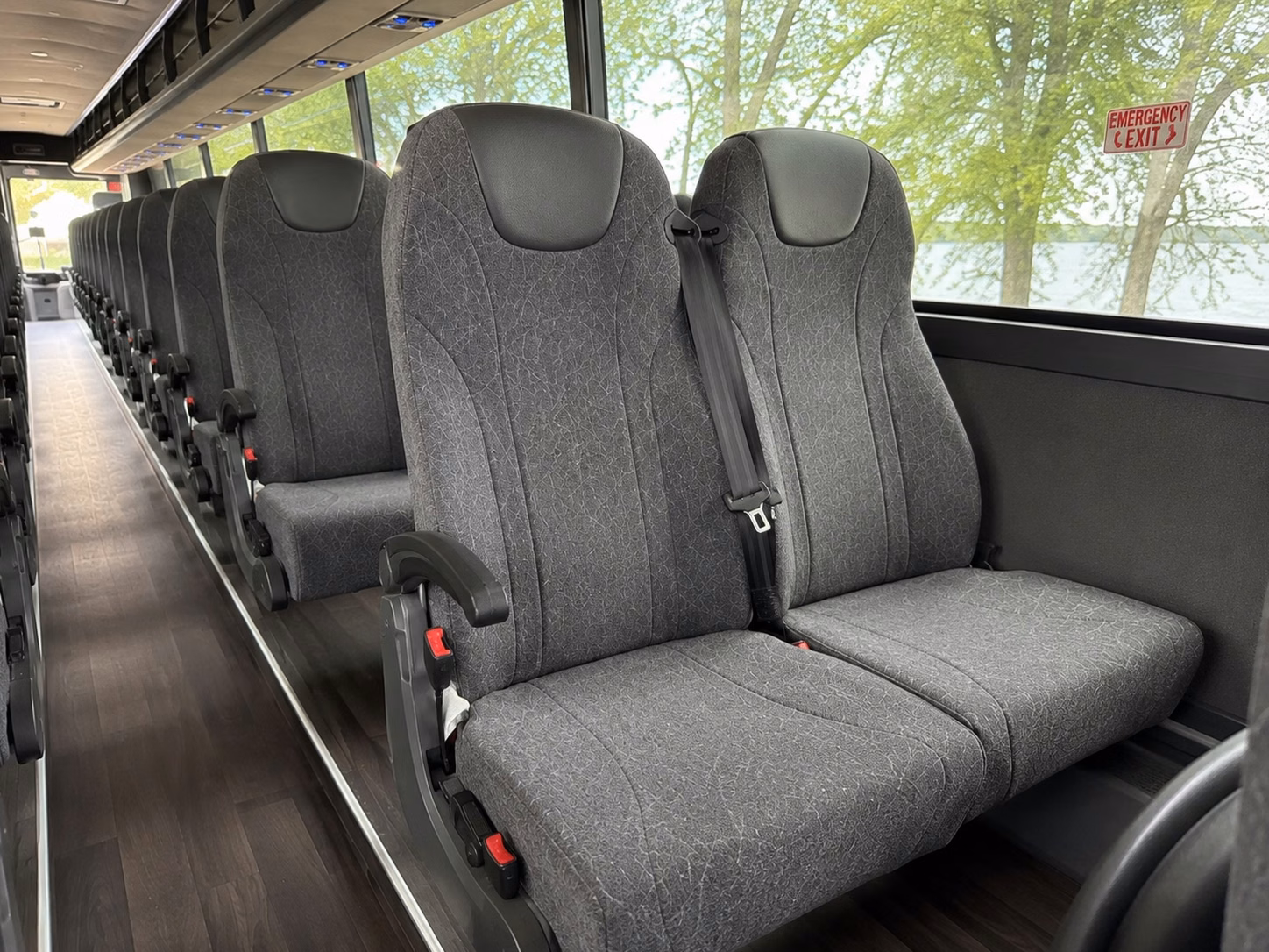 guest shuttles for whatcom county barn and vineyard weddings